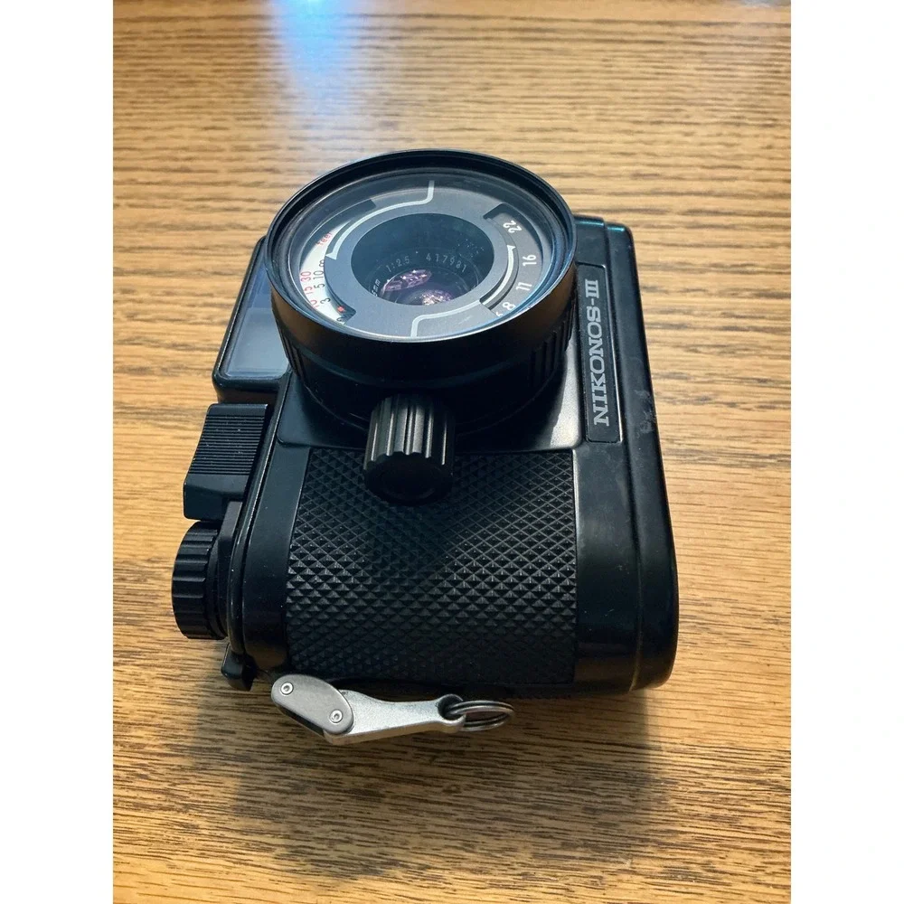 Nikon Nikonos III 35mm Underwater Film Camera with Nikkor 35mm f2.5 Lens Black